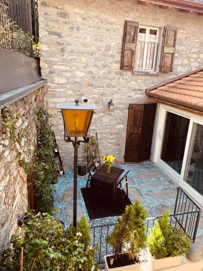 Апартаменти Il Borghetto Di Торно Екстер'єр фото